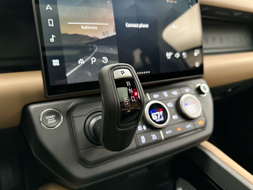 New 2026 Santorini Black Land Rover X-Dynamic SE image 12