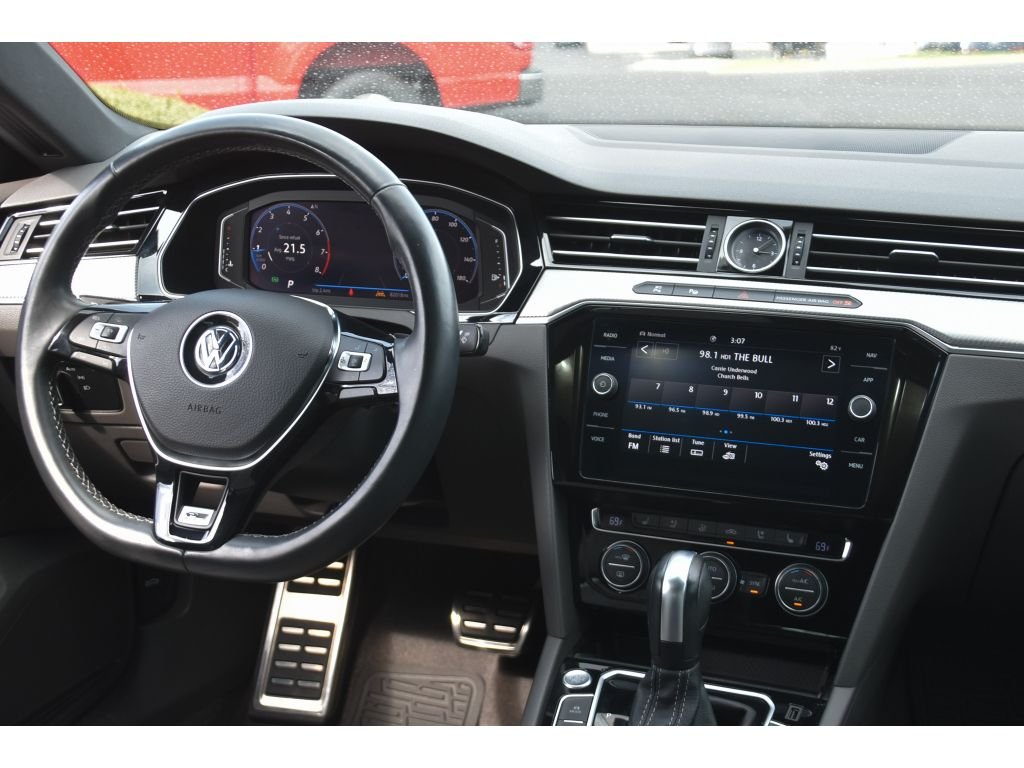 Used 2020 Deep Black Pearl Volkswagen SEL Premium R-Line image 17