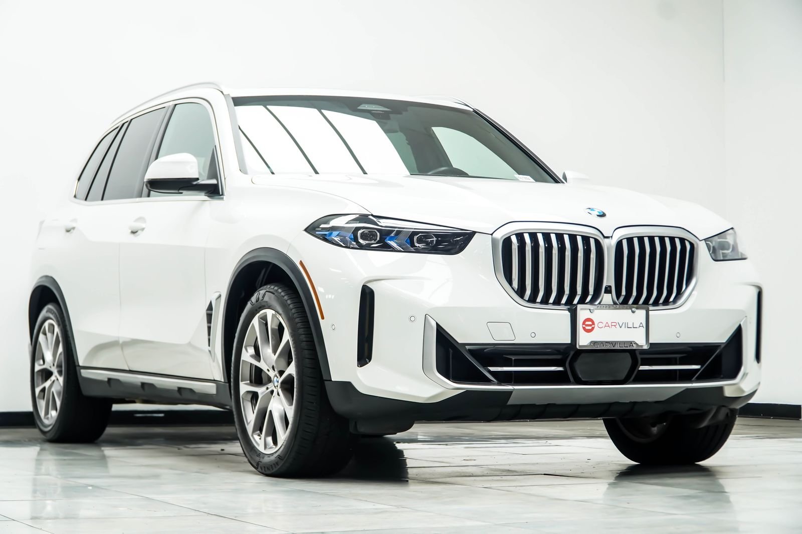 Used 2024 White BMW xDrive40i image 4