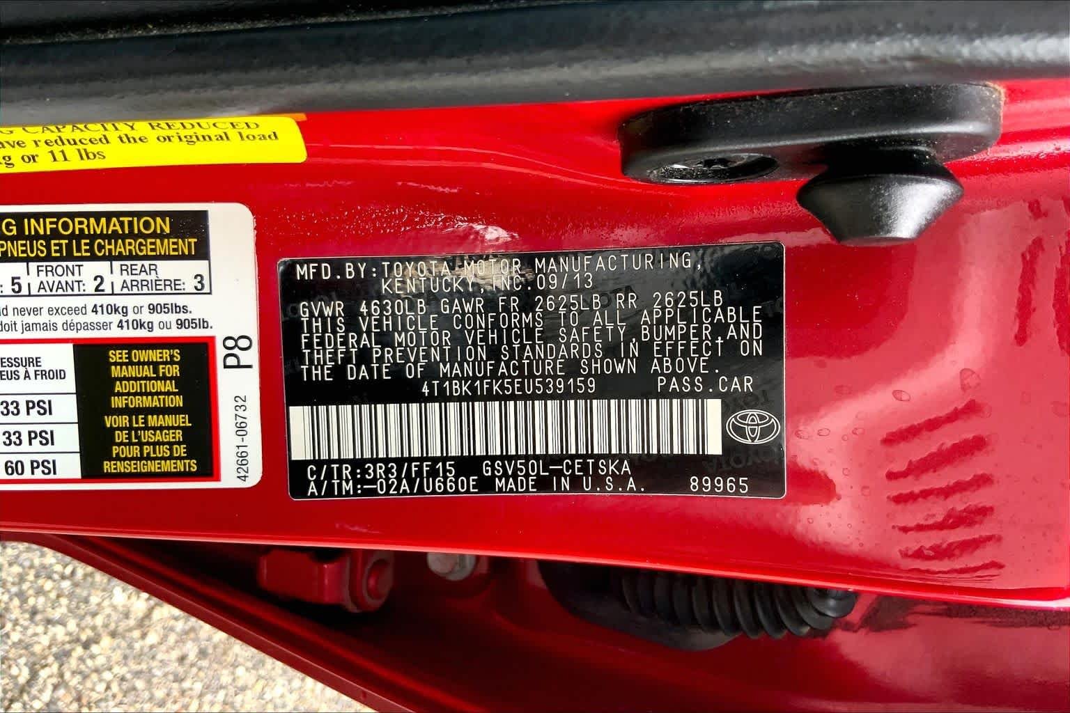 Used 2014 Barcelona Red Metallic Toyota SE image 36