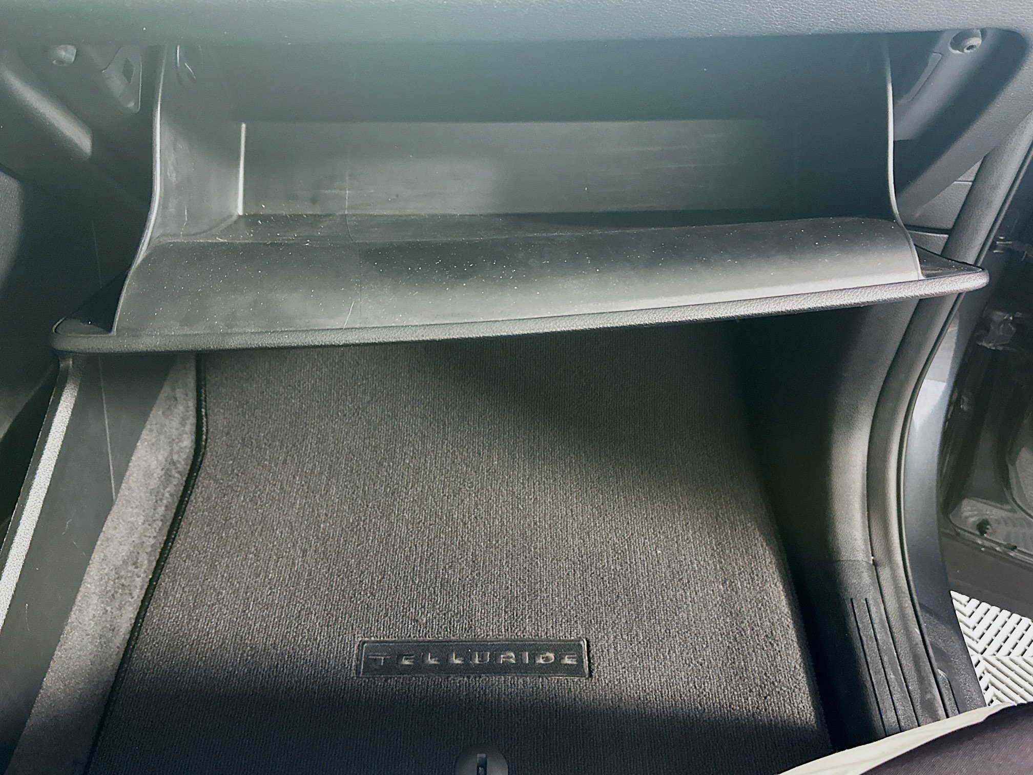 Used 2022 Gravity Grey Kia LX image 32