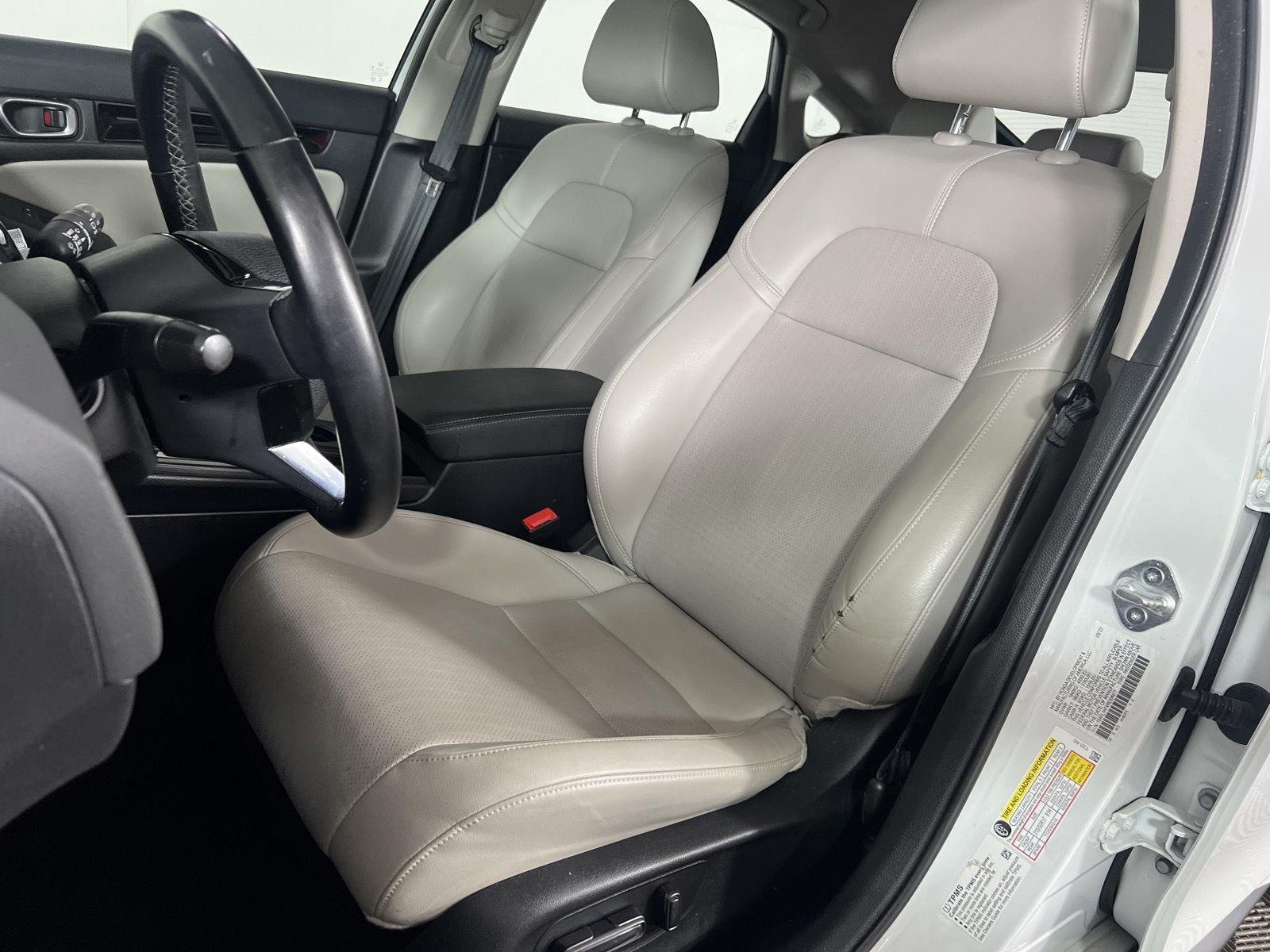 Used 2024 Platinum White Pearl Honda EX-L image 17