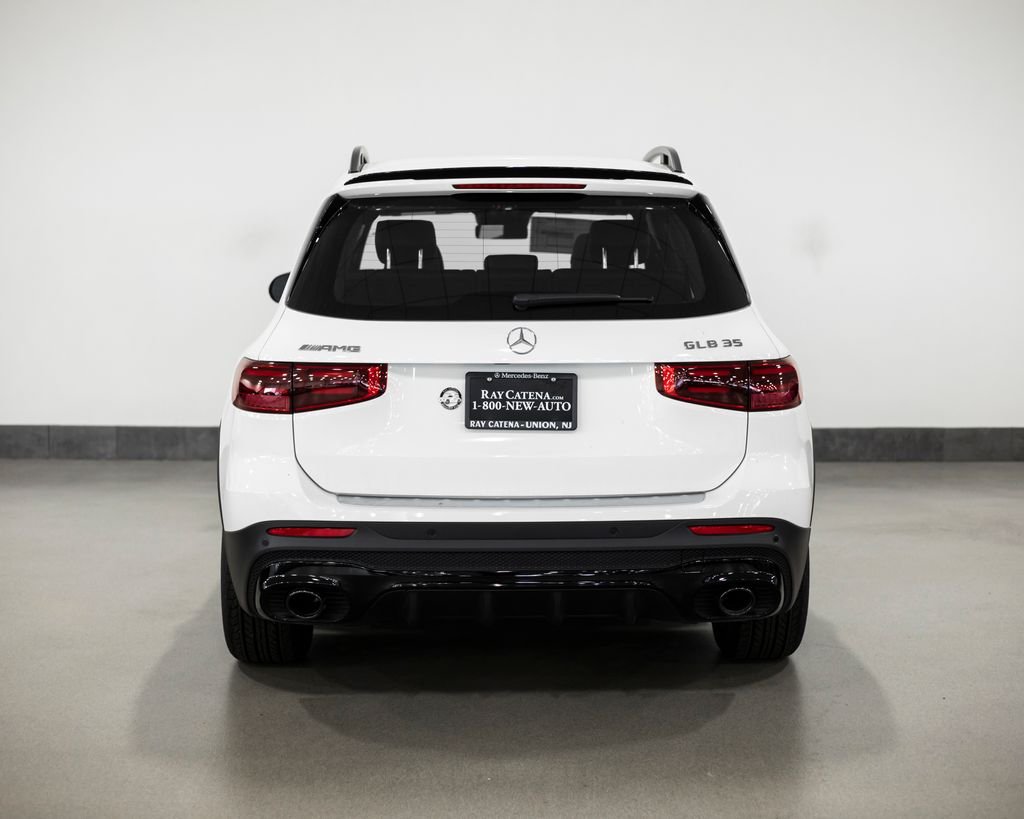 2025 Mercedes-Benz GLB GLB35 AMG - Photo 11