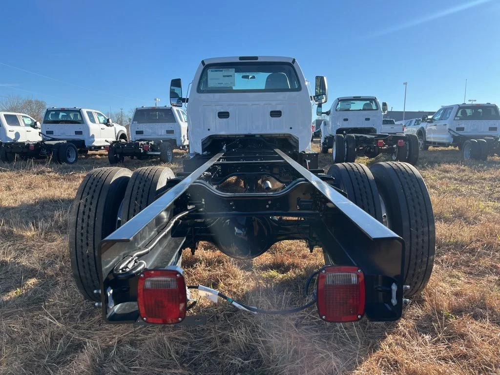 New 2025 Oxford White Ford F-750 SD Gas Straight Frame image 6