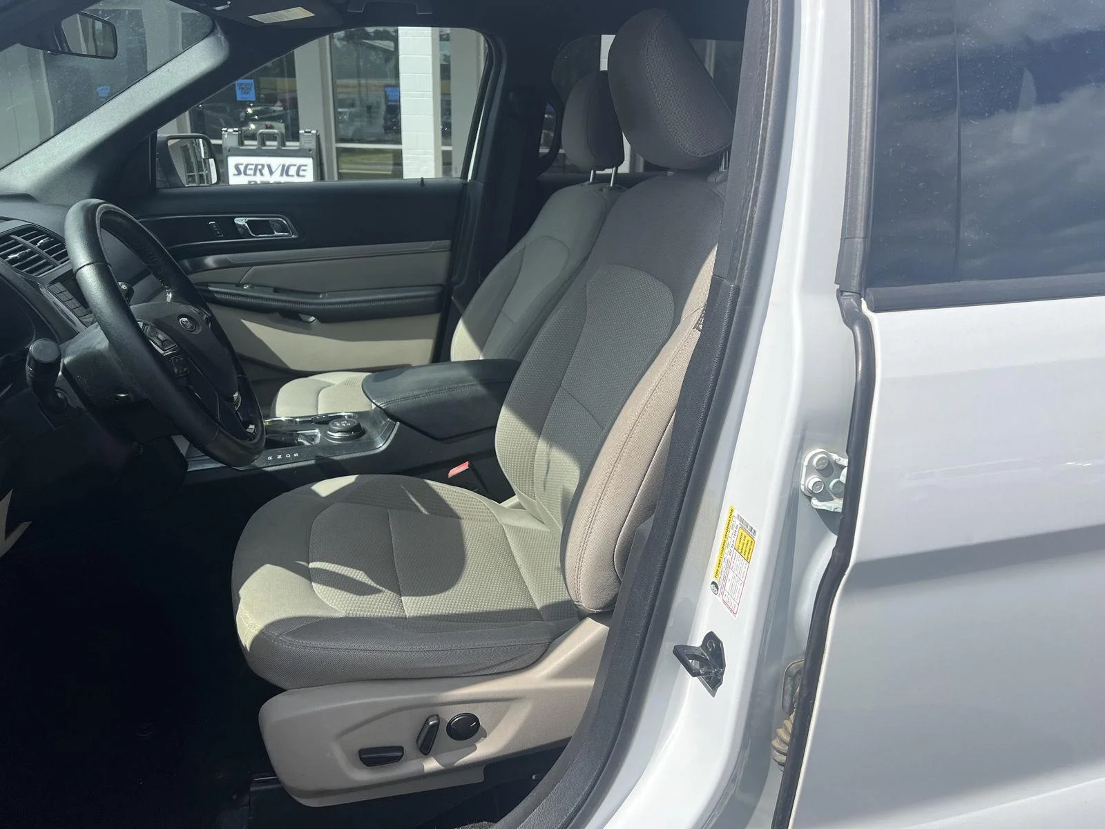 Used 2019 Oxford White Ford XLT image 9