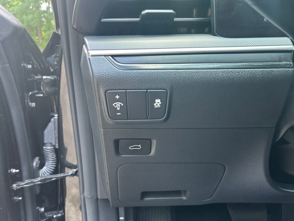 Used 2026 Black Kia LXS image 24