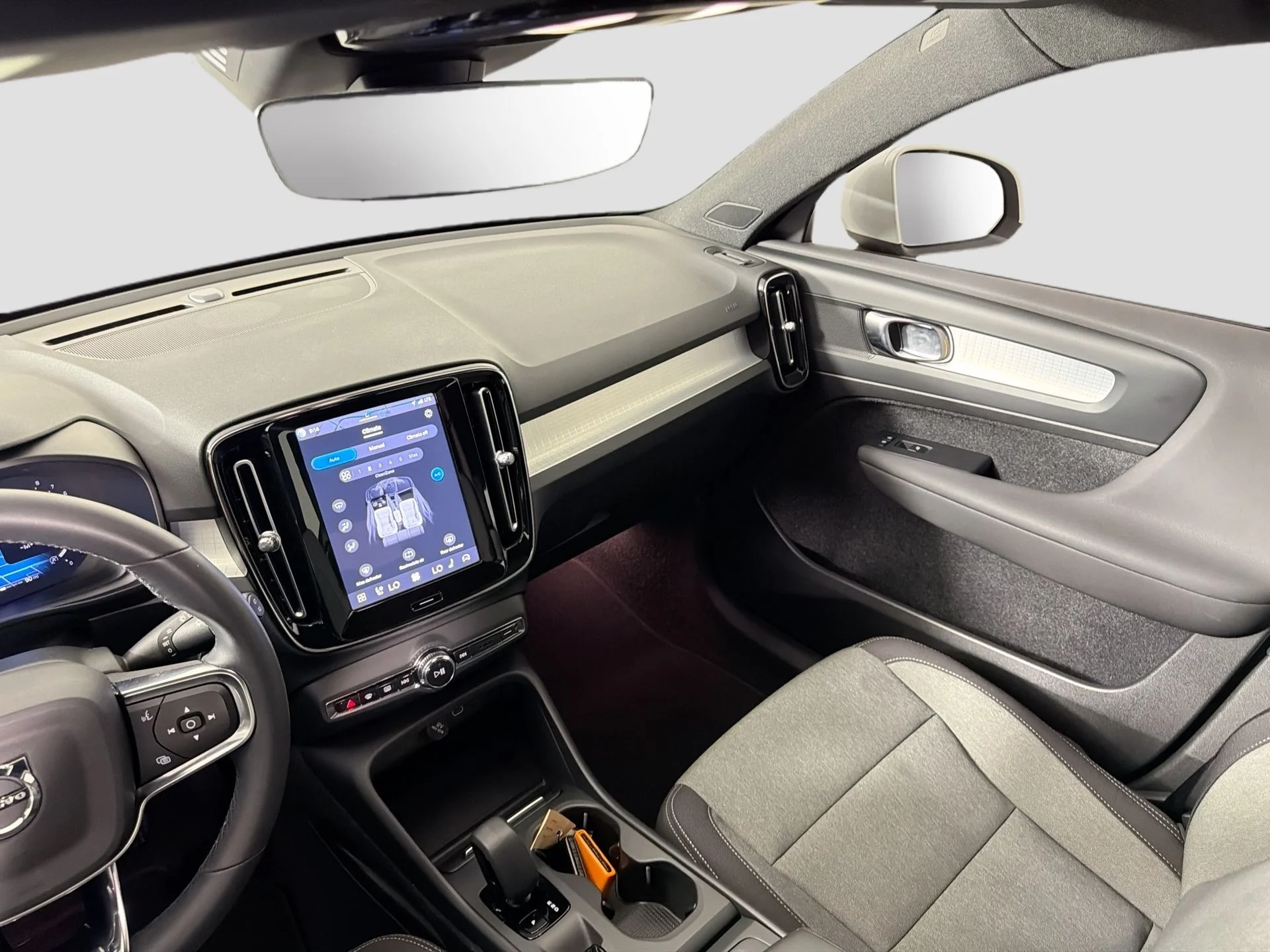 Certified Used 2023 Crystal White Volvo Core  image 22