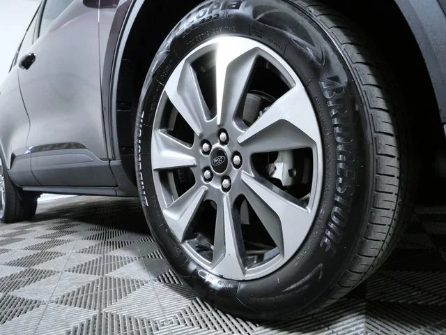 Used 2023 Red Ford Platinum image 2