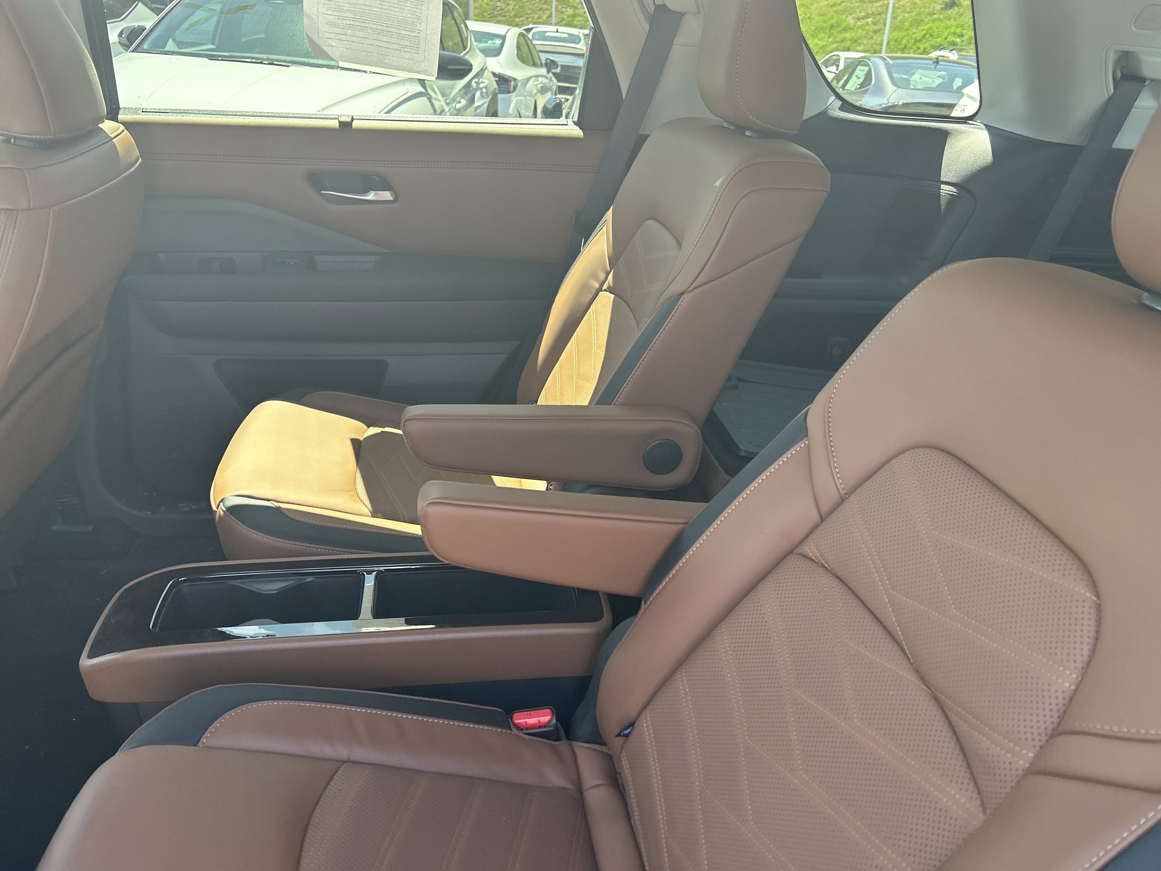 2025 Nissan Pathfinder Platinum - Photo 16