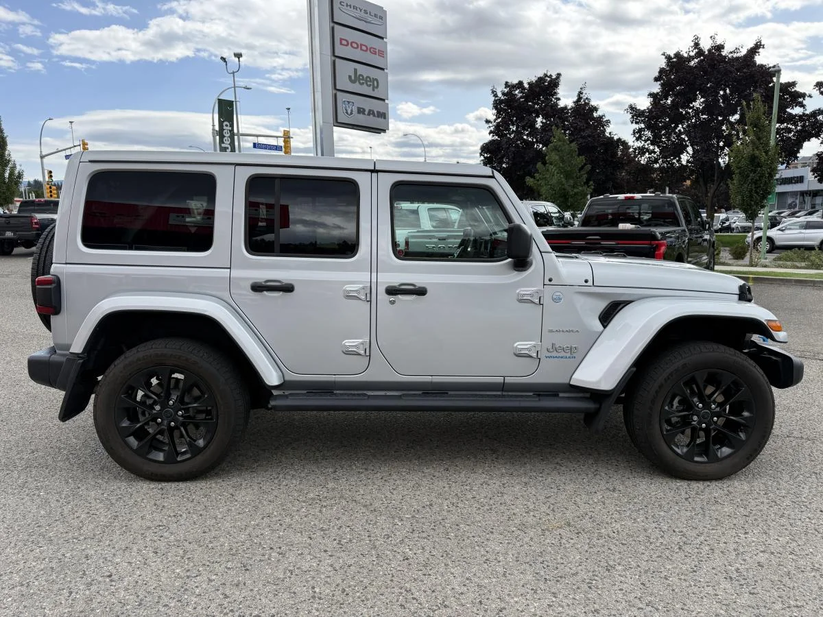 Used 2024 Silver Jeep Sahara 4xe image 7