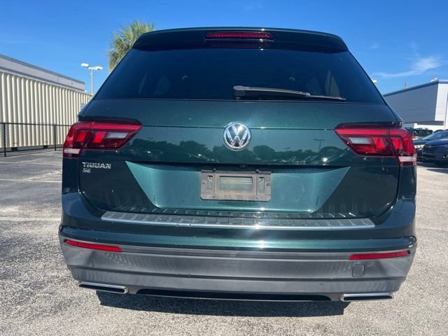 Used 2019 Moss Green Volkswagen SE image 3