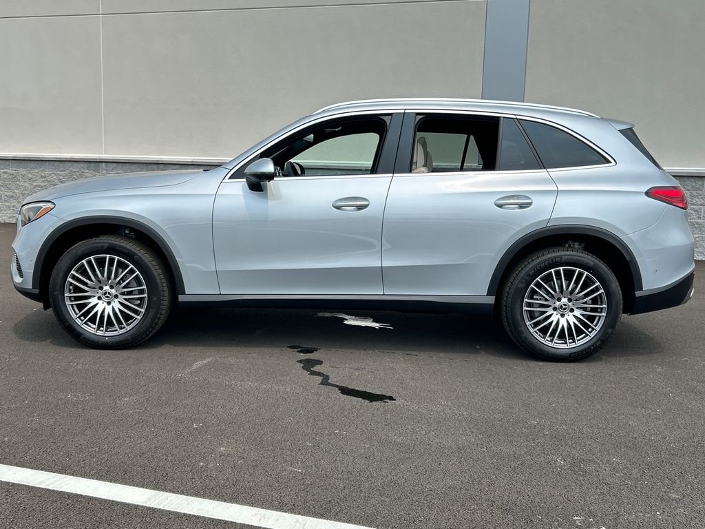 New 2026 Cirrus Silver Metallic Mercedes-Benz GLC 300 image 4