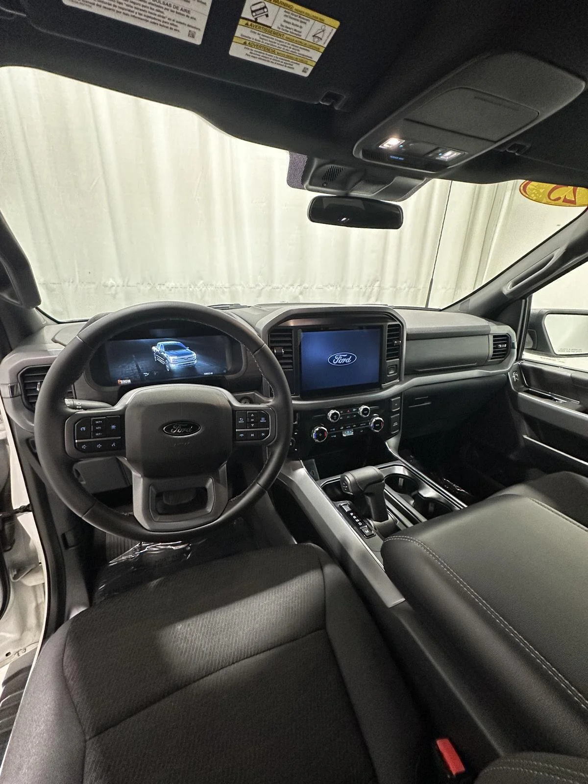 Used 2025 Oxford White Ford XLT image 8