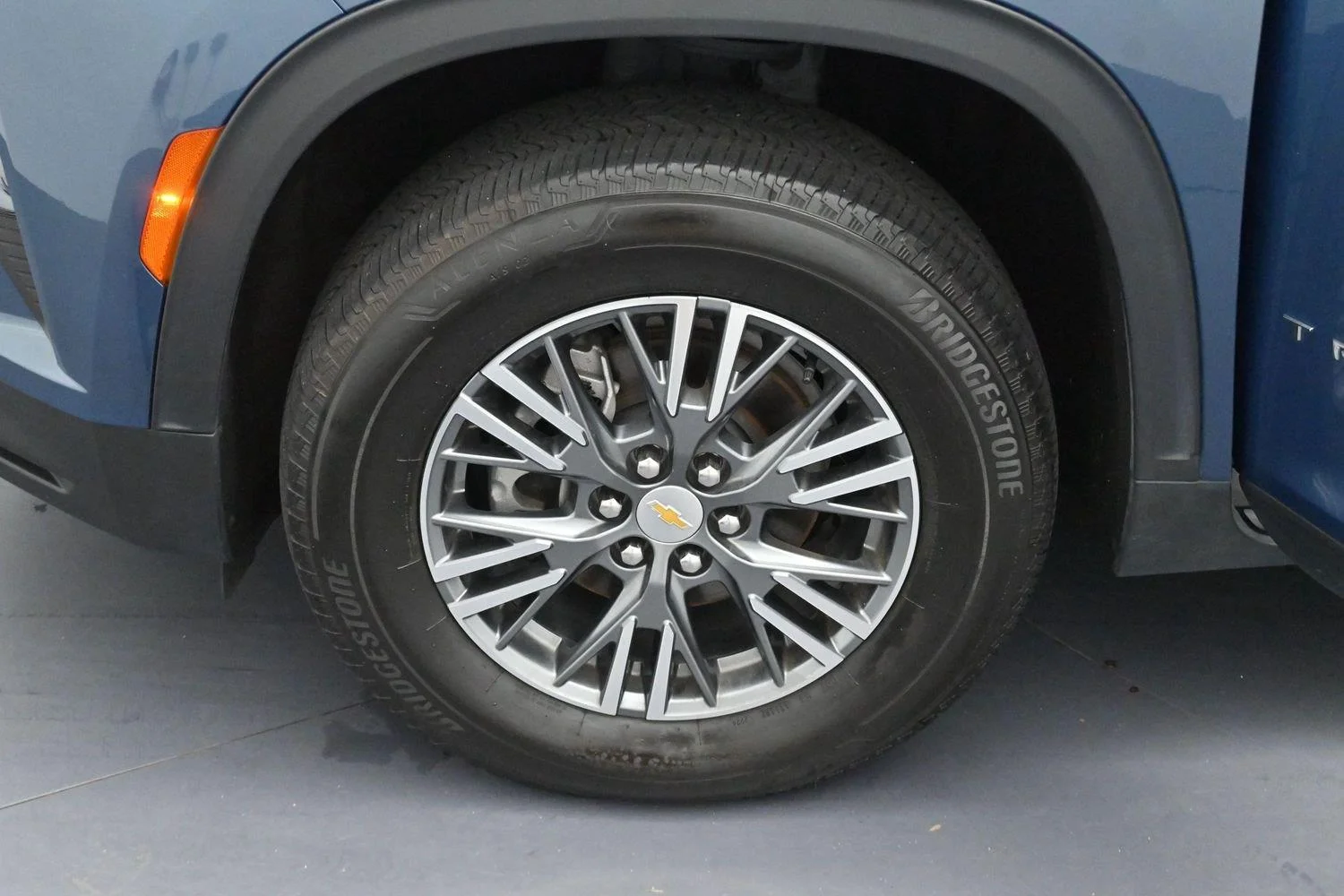 Used 2024 Lakeshore Blue Metallic Chevrolet LT image 31