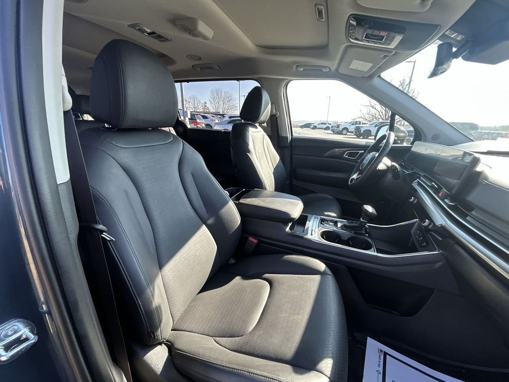 Used 2025 Blue Kia SX Prestige image 32