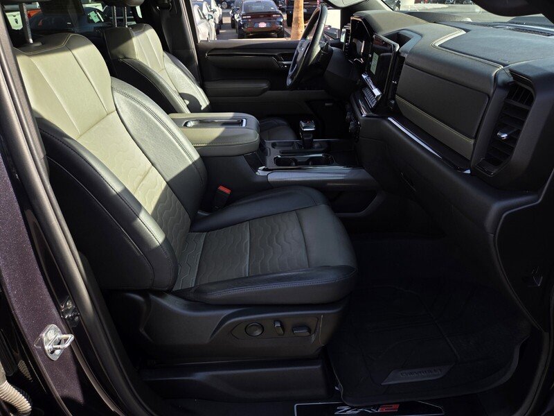 Used 2022 Gray Chevrolet ZR2 image 20