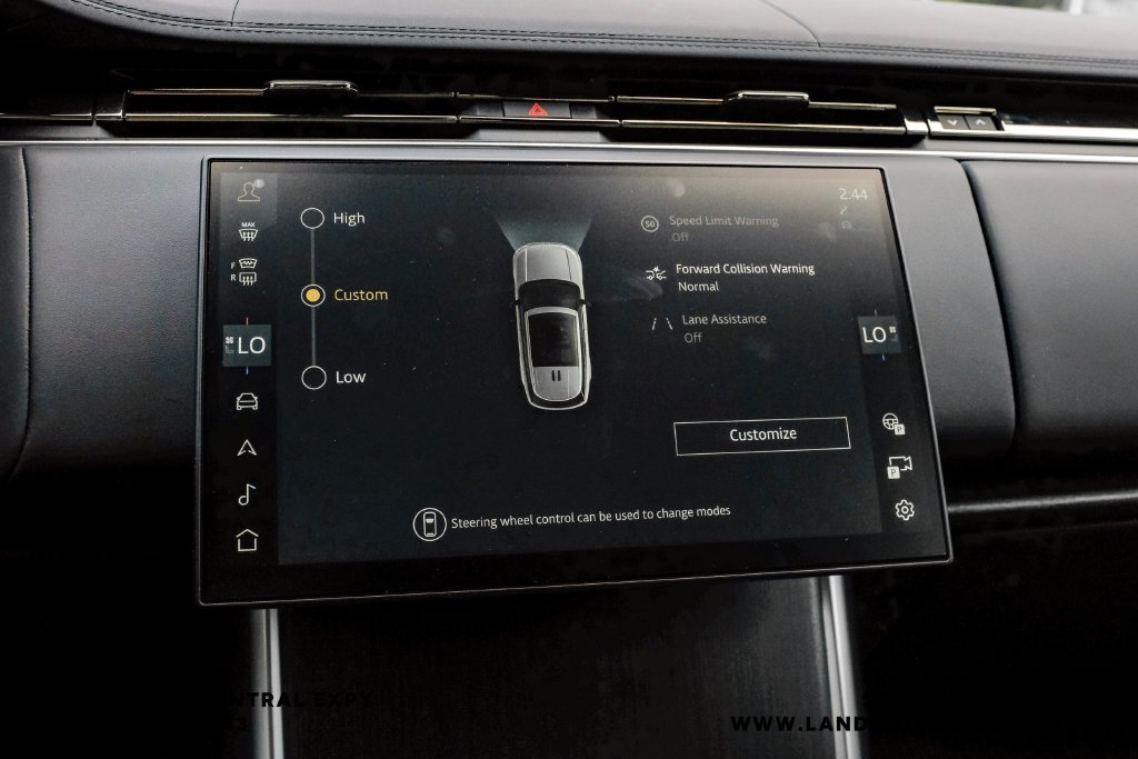 New 2027 Fuji White Land Rover SE image 28