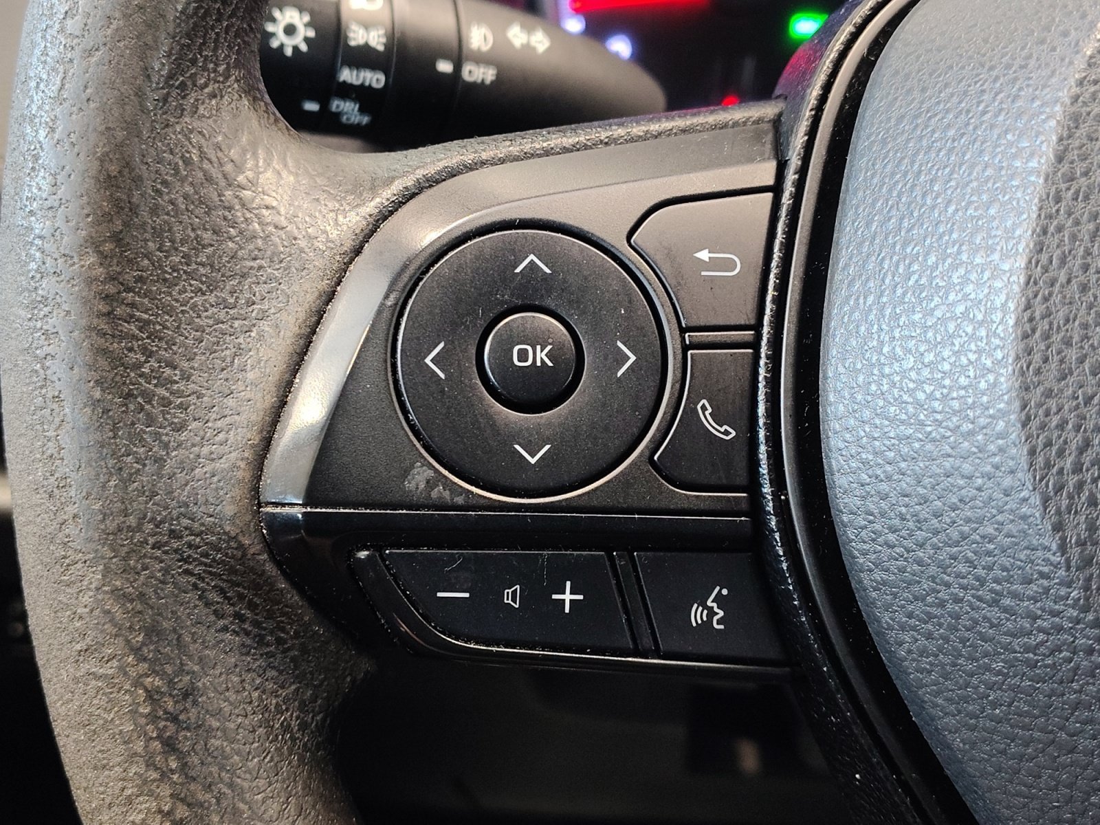 Used 2021 Magnetic Gray Metallic Toyota XLE image 19
