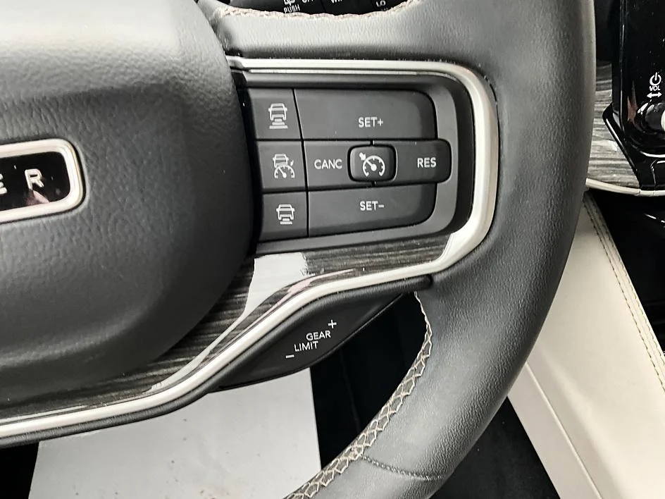 2022 Jeep Wagoneer Series III - Photo 31