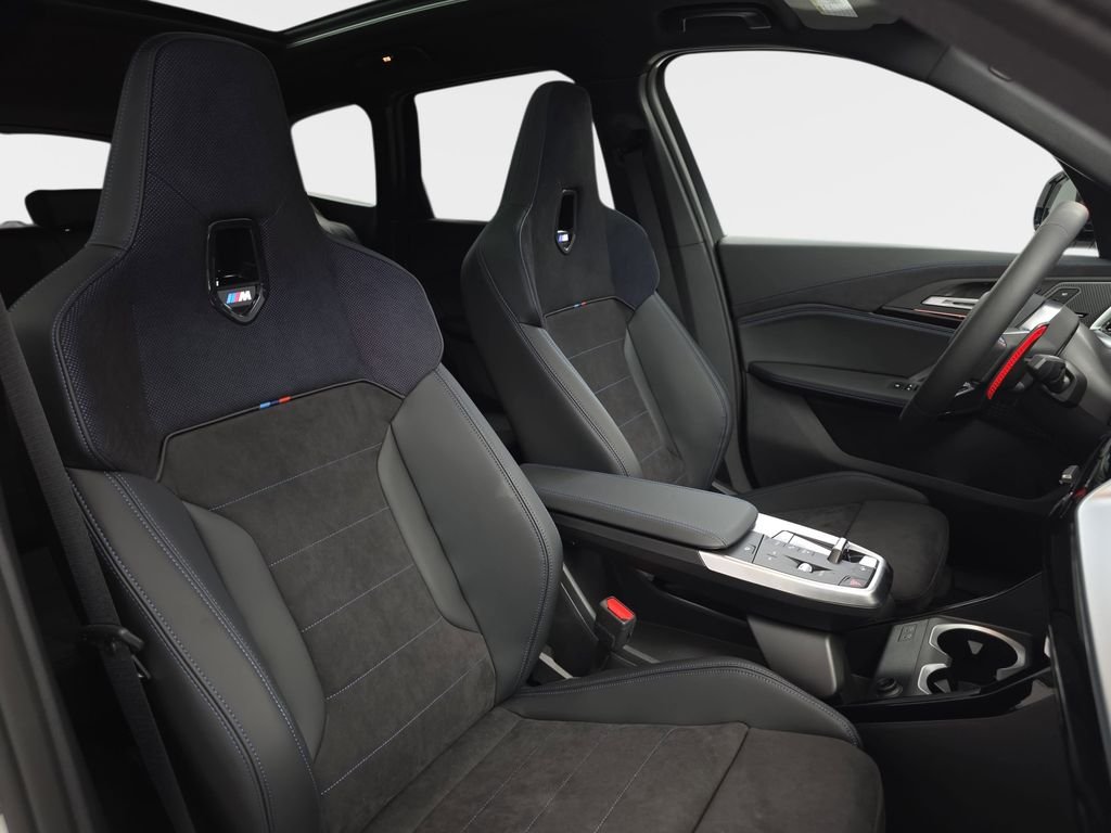 New 2026 Alpine White BMW M35i image 9
