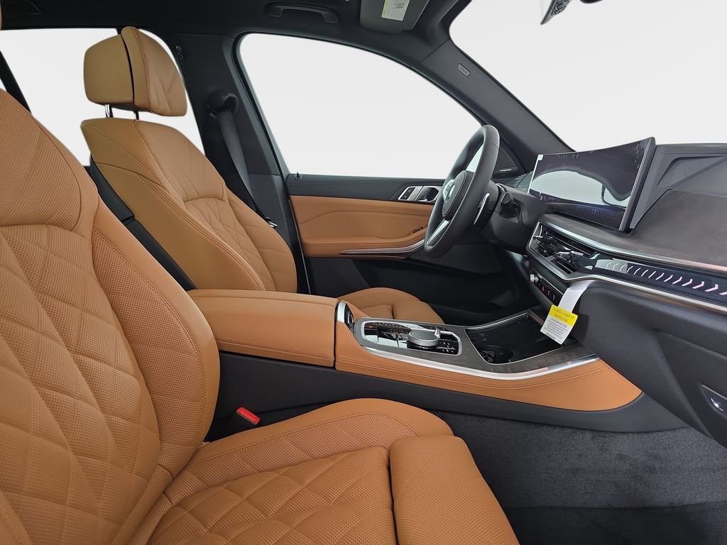 New 2026 Mineral White Metallic BMW xDrive40i image 9