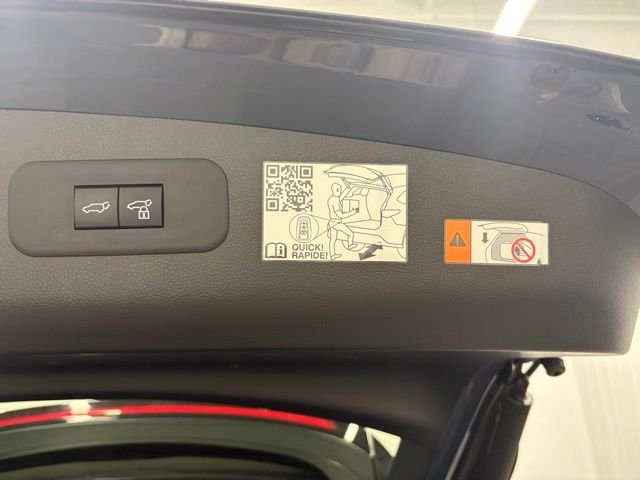 Used 2025 White Toyota XLE image 9