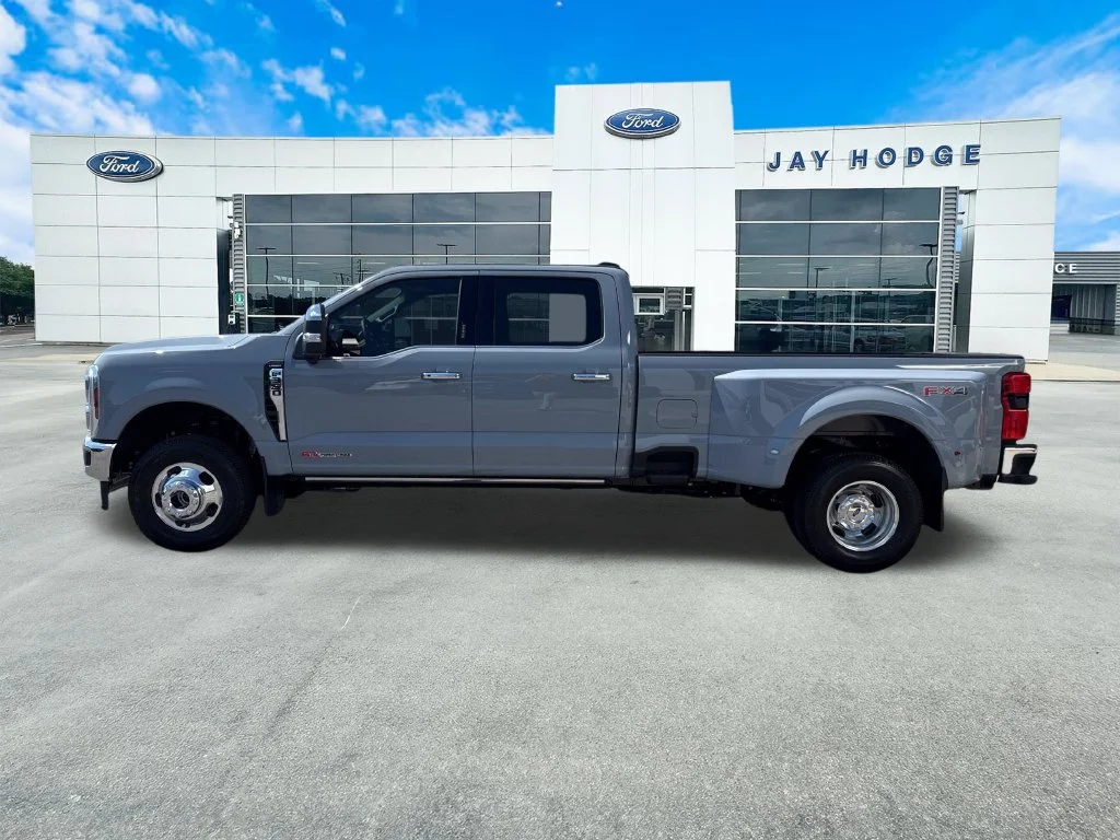New 2026 Glacier Gray Metallic Tri-Coat Ford F-350® Lariat® image 3