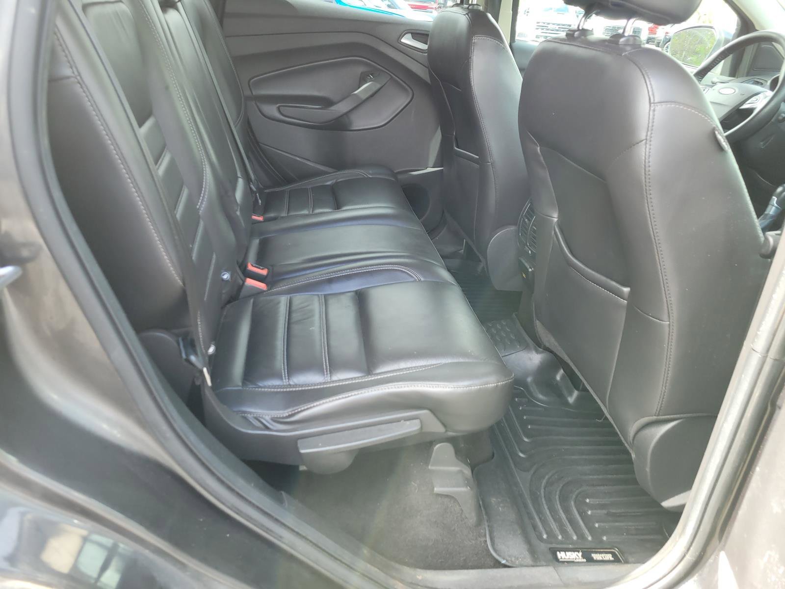 Used 2017  Ford Titanium image 18