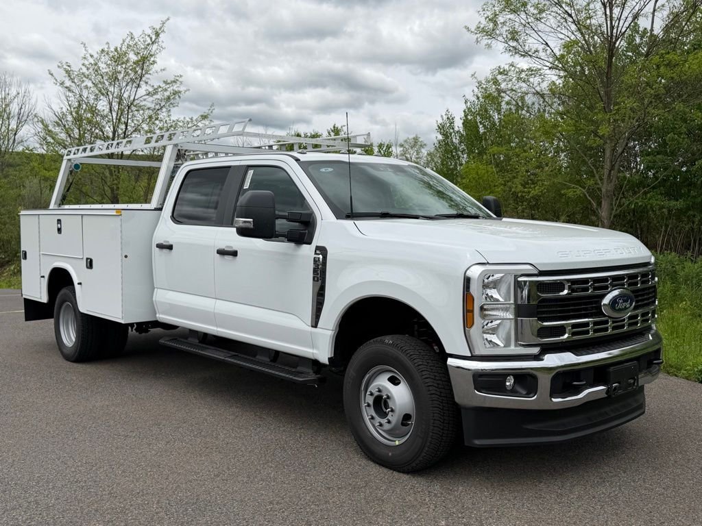 2026 Ford F-350 XL 4x4 Crew Cab 179-In DRW's photo