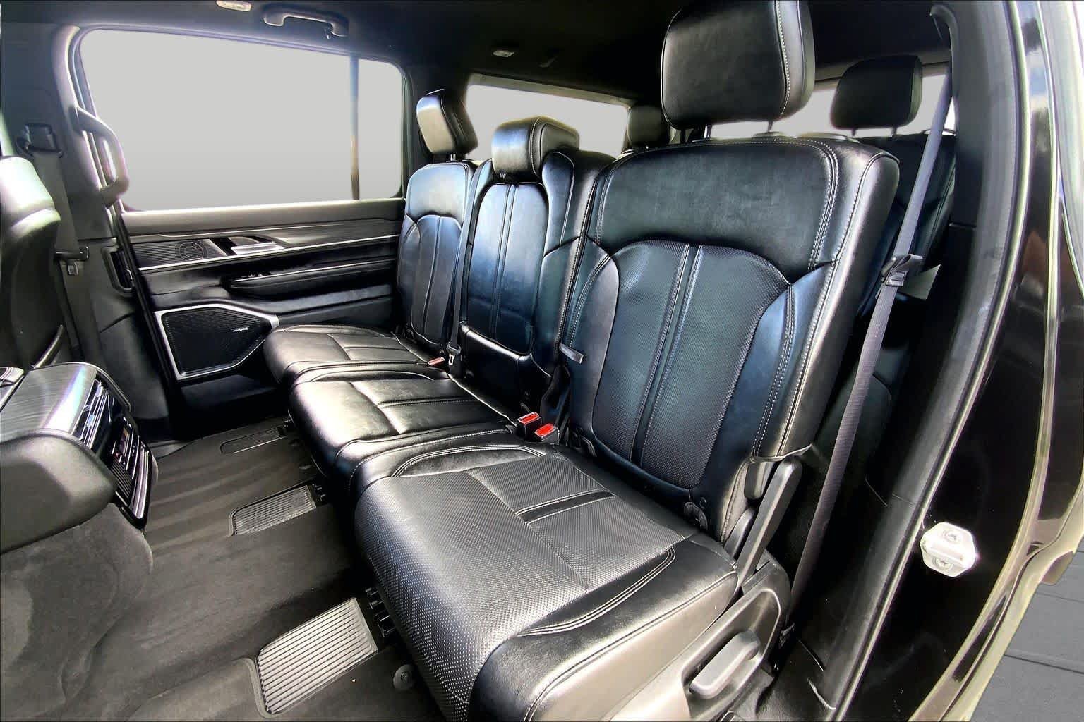 Used 2024 Diamond Black Crystal Pearlcoat Jeep Series II image 20