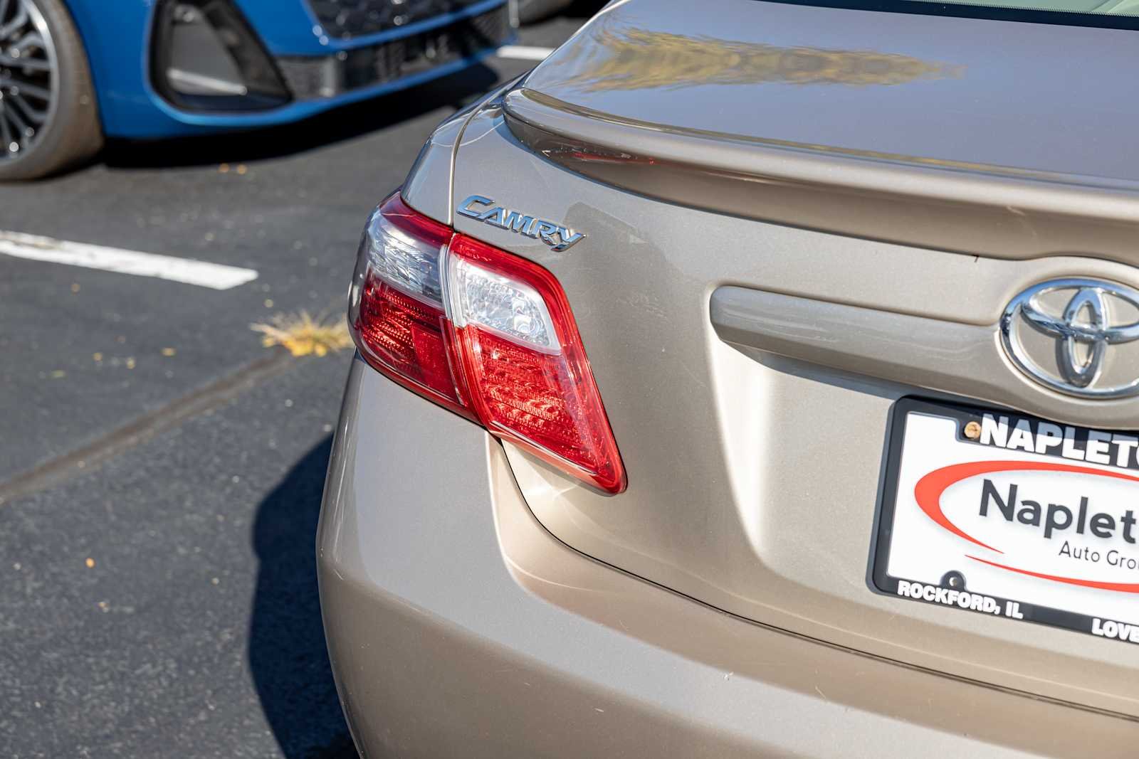 Used 2007 Desert Sand Mica Toyota LE image 29
