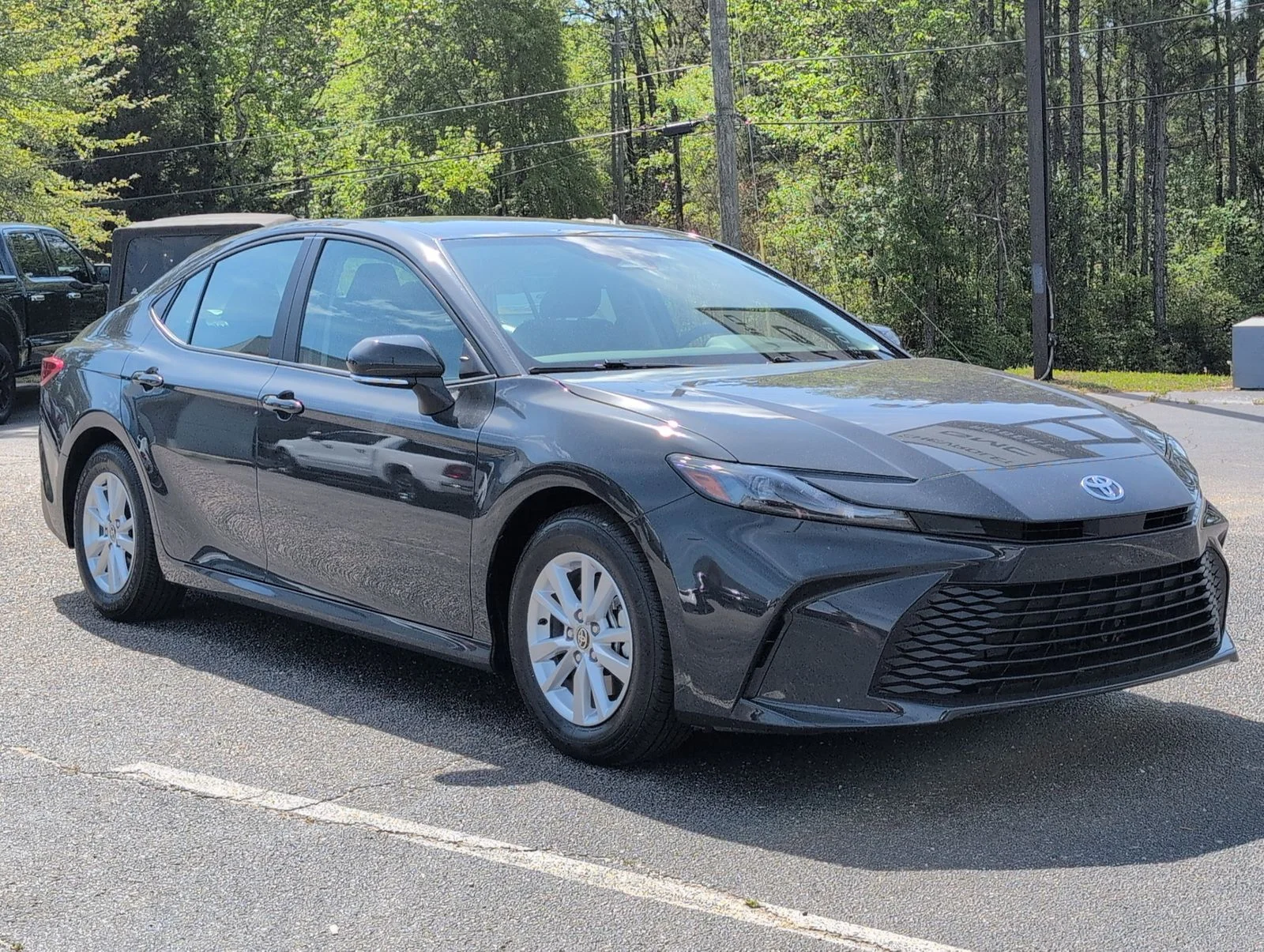 Used 2025  Toyota LE image 8