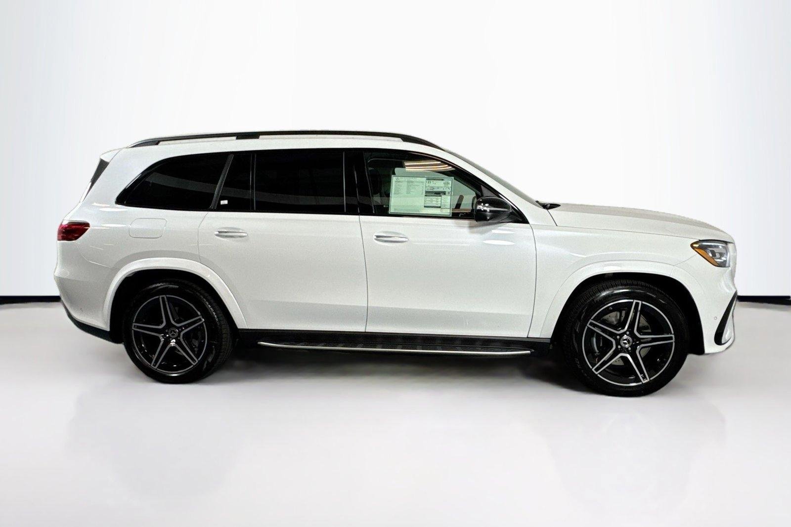 New 2026 Manufaktur Moonlight White Metallic Mercedes-Benz GLS 450 image 4