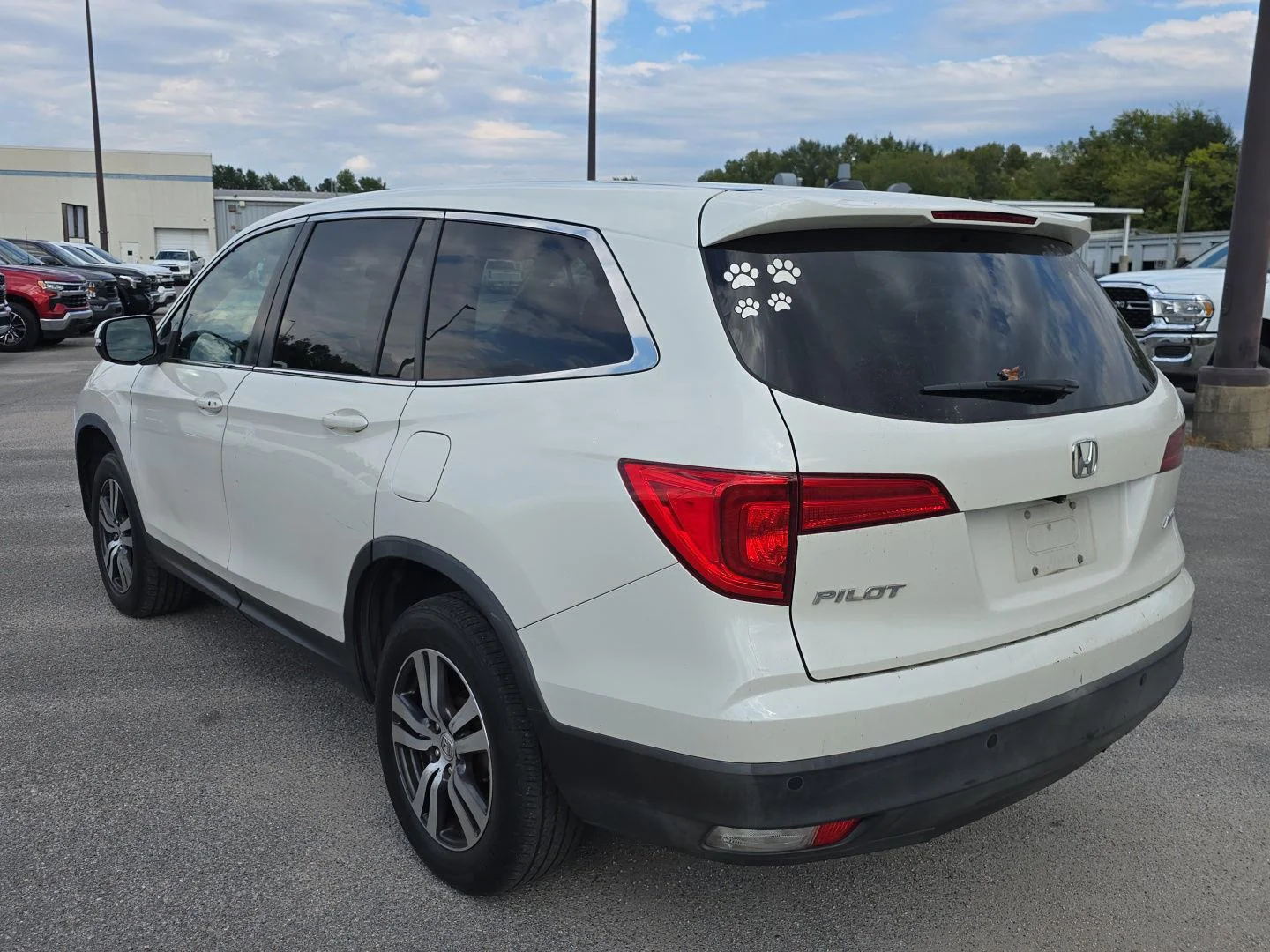 Used 2017 White Diamond Pearl Honda EX-L image 9