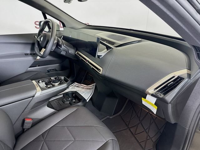 2026 BMW iX 45 - Photo 31