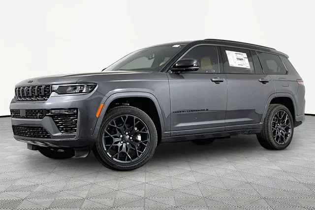 2026 Jeep Grand Cherokee L Summit 4x4's photo