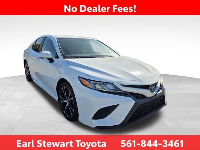 Used 2020 White Toyota SE image 3