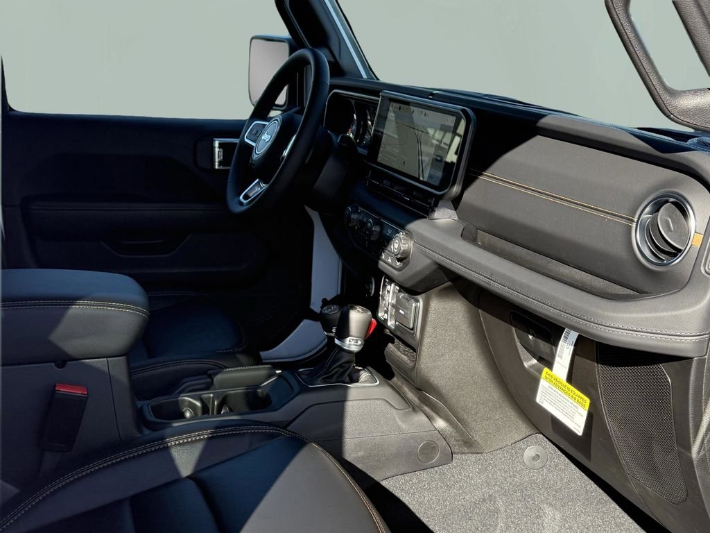2025 Jeep Wrangler 4-Door Sahara - Photo 37