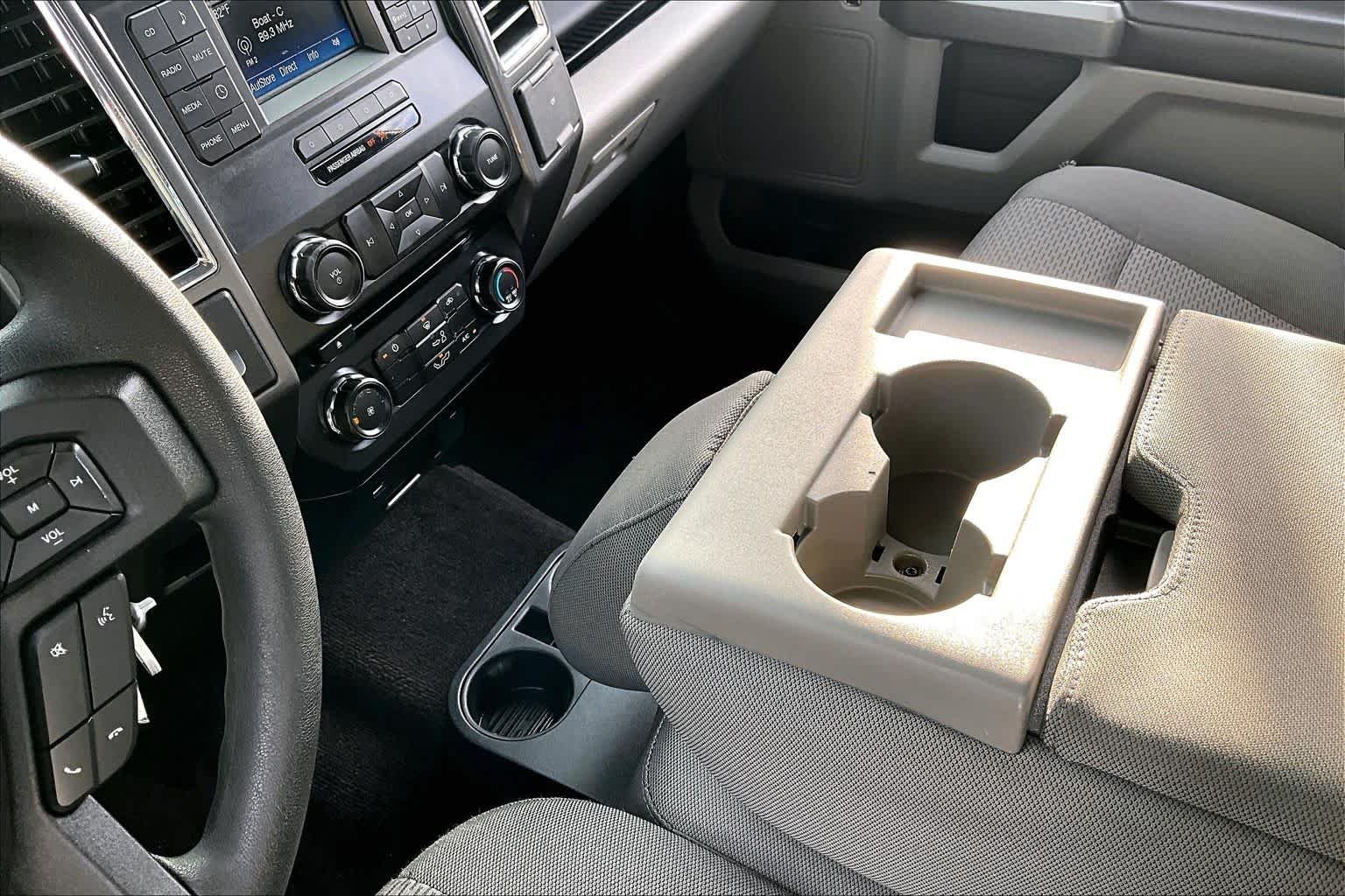 Used 2016 Oxford White Ford XLT image 17