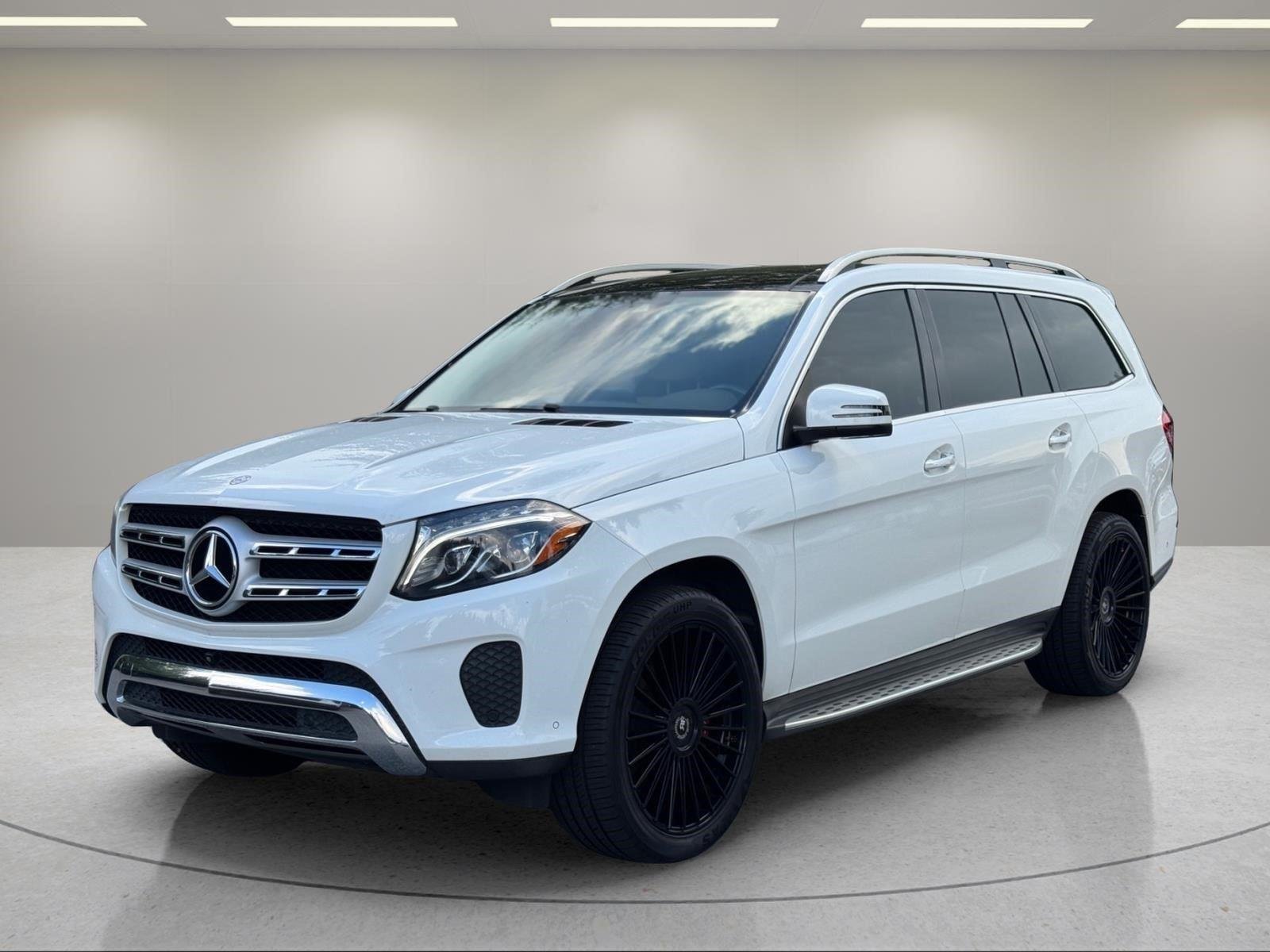 Used 2017  MERCEDES-BENZ TRUCK  image 1