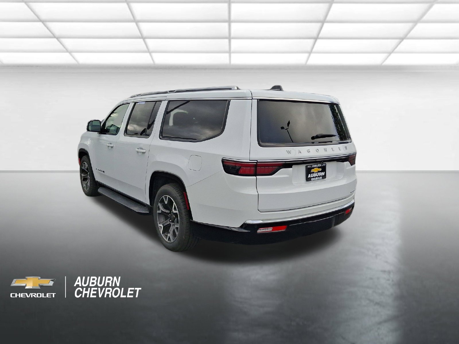 2024 Jeep Wagoneer L Series III - Photo 5