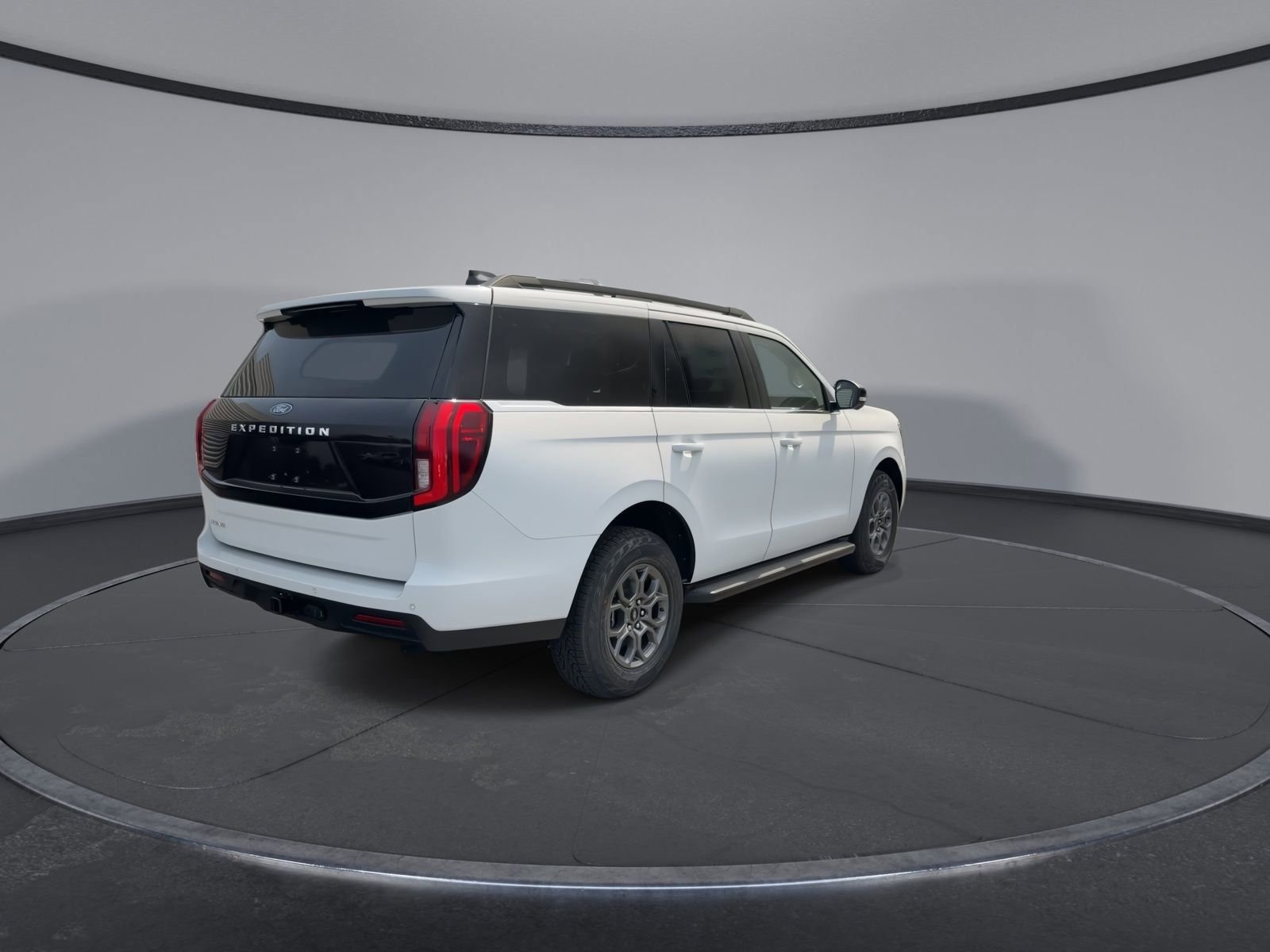 New 2026 Oxford White Ford Active image 8