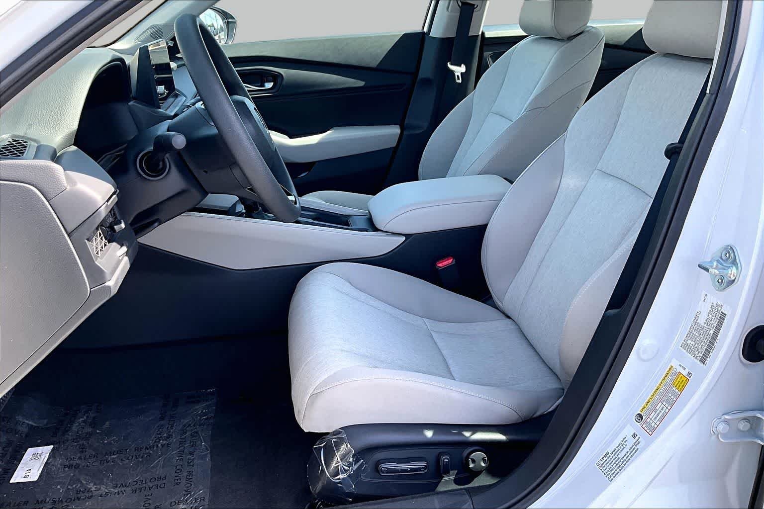 New 2026 Platinum White Pearl Honda SE image 9