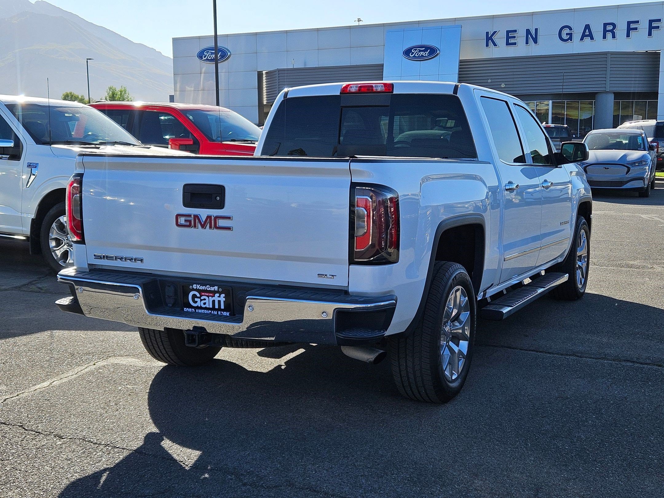 Used 2018 White Frost Tricoat GMC SLT image 3