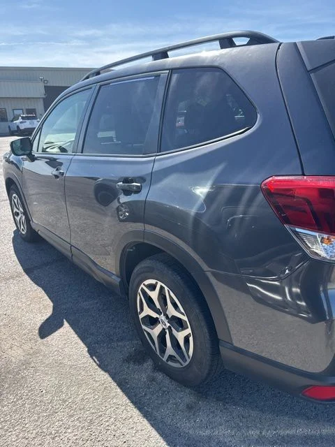 Used 2023 Gray Metallic Subaru Premium image 40