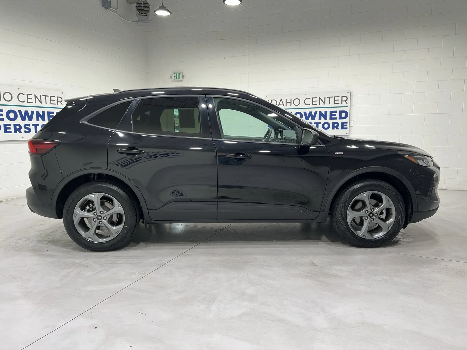 Used 2025 Black Ford ST-Line image 9