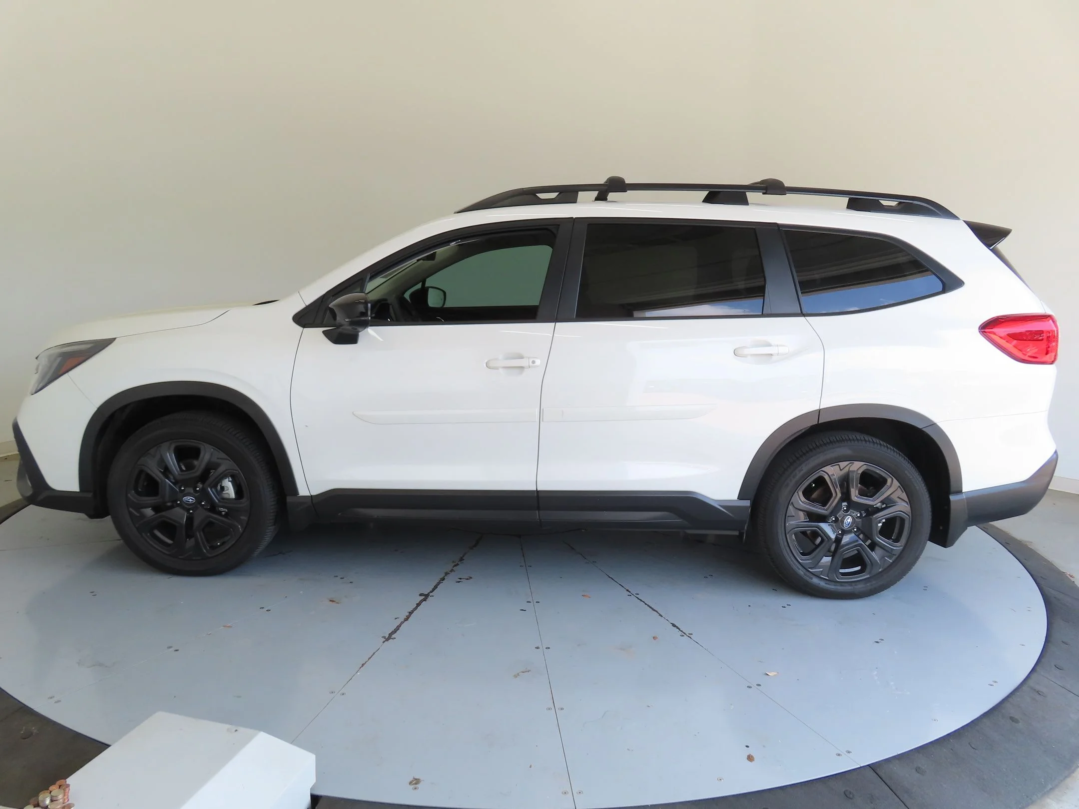 Certified Used 2025 White Subaru Onyx Edition Touring image 7