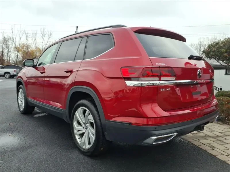 Used 2022 Red Volkswagen SE 4Motion w/Tech Pkg Sport Utility 4D image 5