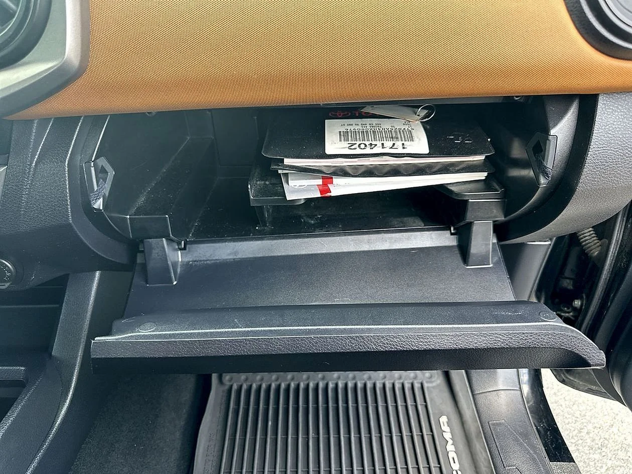 Used 2017 Black Toyota SR5 image 32