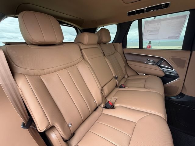 New 2026 Belgravia Green Land Rover SE image 17